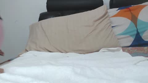 Snapshot of saaramiller_ chatting on January 27, 4:20 am saaramiller online show from January 27, 4:20 am