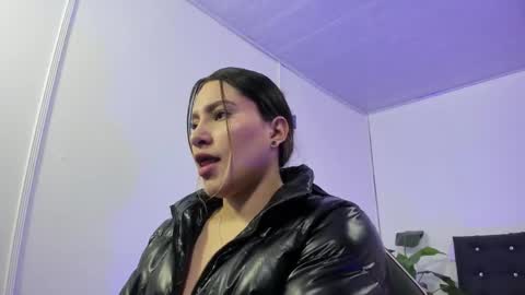 saaya_tay online show from November 12, 3:18 am