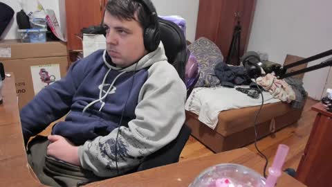 1141323  my Lord Mister Max   moms treasure online show from December 23, 4:44 am