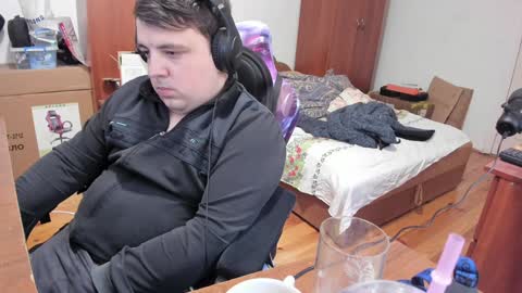 1141323  my Lord Mister Max   moms treasure online show from January 2, 7:44 am