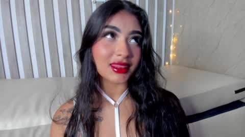 Snapshot of sabrinahims_ chatting on December 26, 10:09 pm mariana online show from December 26, 10:09 pm