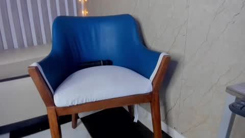 Snapshot of sabrinahims_ chatting on January 14, 12:22 am mariana online show from January 14, 12:22 am