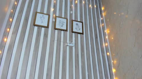 Snapshot of sabrinahims_ chatting on January 28, 1:08 am mariana online show from January 28, 1:08 am