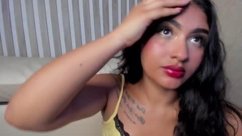 Snapshot of sabrinahims_ chatting on February 20, 11:21 pm mariana online show from February 20, 11:21 pm