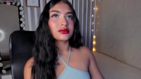 Snapshot of sabrinahims_ chatting on March 6, 10:58 pm mariana online show from March 6, 10:58 pm