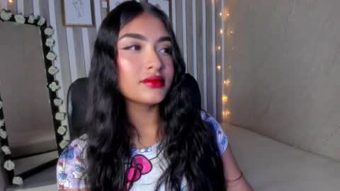 Snapshot of sabrinahims_ chatting on March 10, 9:40 pm mariana online show from March 10, 9:40 pm