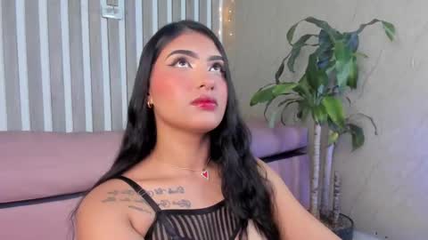 Snapshot of sabrinahims_ chatting on September 12, 9:37 pm mariana online show from September 12, 9:37 pm