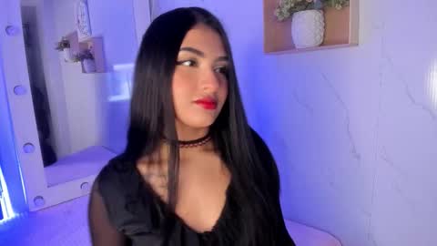 Snapshot of sabrinahims_ chatting on November 15, 2:20 am mariana online show from November 15, 2:20 am