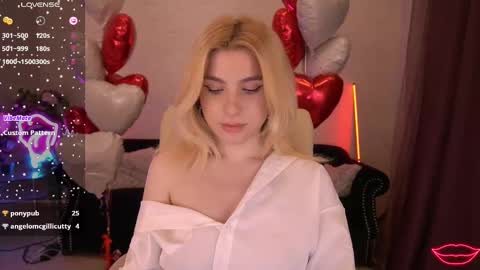 Snapshot of sabrinamuse chatting on February 18, 3:31 am Sabrina online show from February 18, 3:31 am