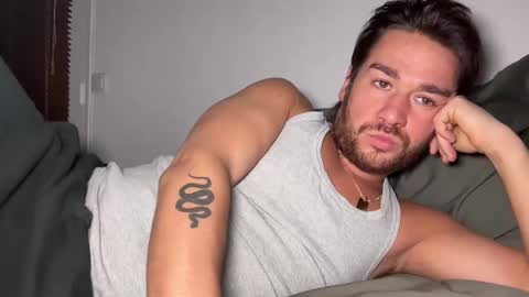 Snapshot of sacha555paris chatting on January 26, 3:47 pm Sachaa online show from January 26, 3:47 pm