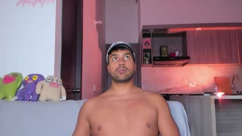 Snapshot of sag_1998 chatting on November 17, 3:23 am Sag online show from November 17, 3:23 am