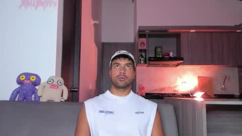 Snapshot of sag_1998 chatting on November 18, 11:59 pm Sag online show from November 18, 11:59 pm