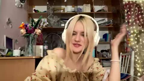 Melisa online show from December 13, 7:53 pm