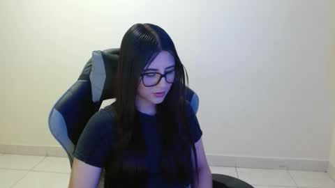 Sahaliefox  online show from October 23, 9:13 pm