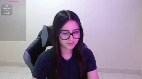 Sahaliefox  online show from November 22, 10:09 pm