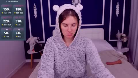 Adel online show from November 29, 8:06 am