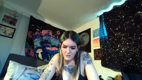 salemsslut online show from December 22, 3:44 pm