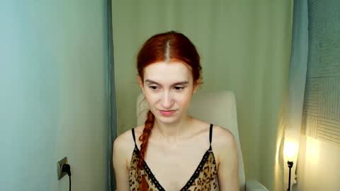 Snapshot of sallybiscuit chatting on February 6, 10:37 am Sally online show from February 6, 10:37 am