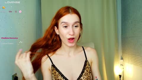 Snapshot of sallybiscuit chatting on February 6, 7:51 pm Sally online show from February 6, 7:51 pm