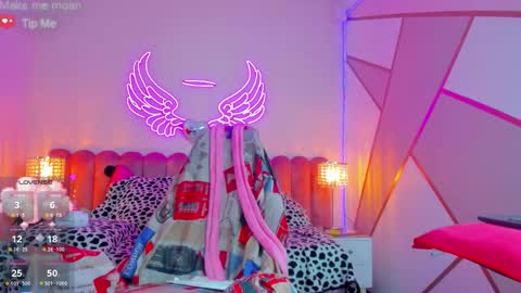 Snapshot of sallybrown_ chatting on November 5, 10:15 am miss Sally online every night from 1am to 8am Colombia time online show from November 5, 10:15 am