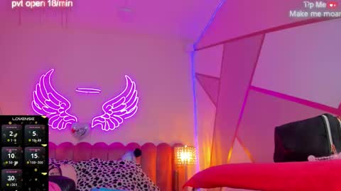 Snapshot of sallybrown_ chatting on November 17, 2:23 pm miss Sally online every night from 1am to 8am Colombia time online show from November 17, 2:23 pm