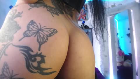 Snapshot of salo_hot01 chatting on December 17, 10:32 pm SALO HOT online show from December 17, 10:32 pm