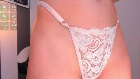 Snapshot of salome__evans chatting on January 10, 8:15 pm salome__evans online show from January 10, 8:15 pm