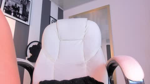 Snapshot of salome__evans chatting on January 26, 1:15 pm salome__evans online show from January 26, 1:15 pm