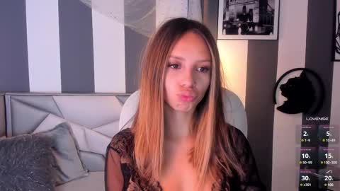 Snapshot of salome__evans chatting on March 11, 12:39 pm salome__evans online show from March 11, 12:39 pm