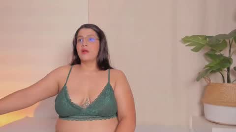   Salome  online show from November 19, 4:01 am