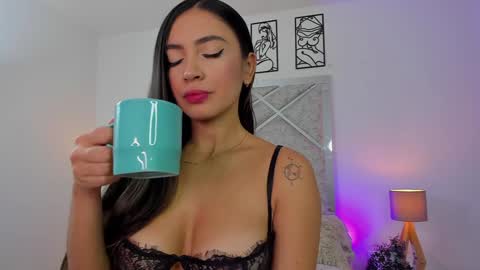 salomedyla online show from December 5, 11:51 pm