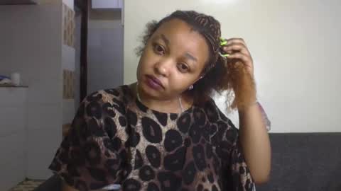 Snapshot of salty_surprise_ chatting on December 3, 4:14 am salty_surprise_ online show from December 3, 4:14 am