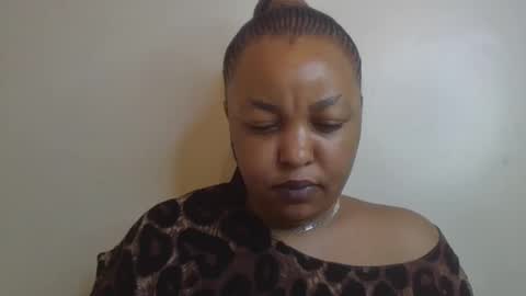 Snapshot of salty_surprise_ chatting on January 16, 2:41 am salty_surprise_ online show from January 16, 2:41 am