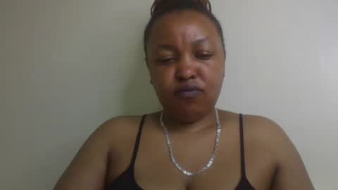 Snapshot of salty_surprise_ chatting on February 15, 2:47 am salty_surprise_ online show from February 15, 2:47 am