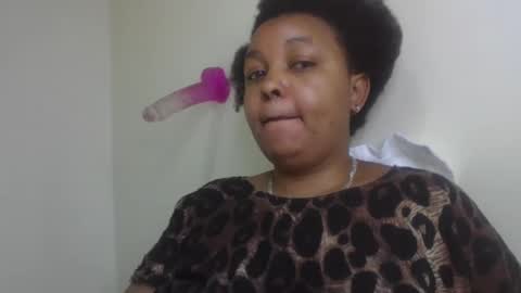 Snapshot of salty_surprise_ chatting on February 25, 1:09 am salty_surprise_ online show from February 25, 1:09 am