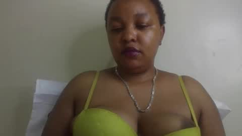 Snapshot of salty_surprise_ chatting on March 5, 1:42 am salty_surprise_ online show from March 5, 1:42 am