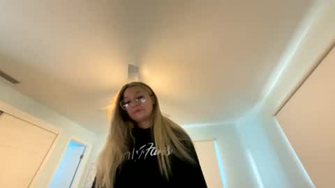 Salty Captain 69  Hat Girl 69 online show from November 28, 3:25 pm