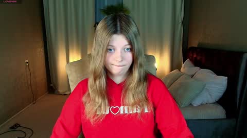 Snapshot of salut_love chatting on December 3, 3:44 pm Ruby online show from December 3, 3:44 pm