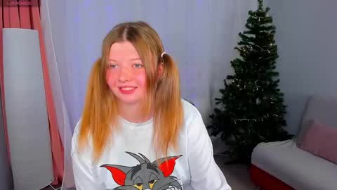 Snapshot of salut_love chatting on December 6, 3:33 pm Ruby online show from December 6, 3:33 pm