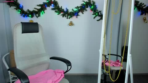 Snapshot of salut_love chatting on December 7, 10:34 am Ruby online show from December 7, 10:34 am