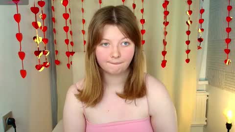 Snapshot of salut_love chatting on February 11, 3:29 pm Ruby online show from February 11, 3:29 pm