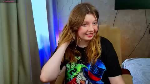 Snapshot of salut_love chatting on September 17, 1:35 pm Ruby online show from September 17, 1:35 pm