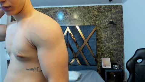 SALVATORE online show from January 3, 2:30 pm