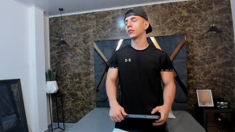 SALVATORE online show from January 9, 11:25 am