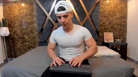 SALVATORE online show from February 11, 11:10 am