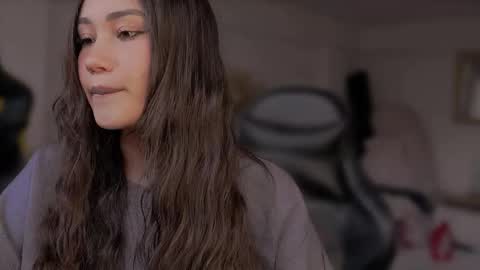 Stefana    or    Samchispas online show from November 28, 7:49 pm