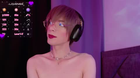 Snapshot of sam_russo chatting on February 23, 5:56 am Sam online show from February 23, 5:56 am