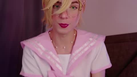 Snapshot of sam_russo chatting on March 9, 6:06 am Sam online show from March 9, 6:06 am