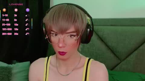 Snapshot of sam_russo chatting on November 11, 7:19 am Sam online show from November 11, 7:19 am