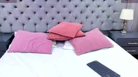 Snapshot of samantaa_g chatting on February 24, 12:48 pm Samantaa G online show from February 24, 12:48 pm